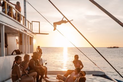 Boracay Sunset Cruise Boat Party by Haqqy Life