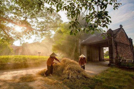 Instagram Duong Lam Ancient Village Tour & Train Street Ha Noi