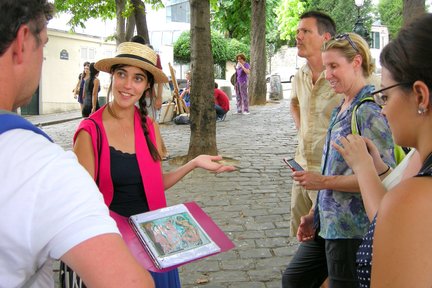 Montmartre Small Group Walking Tour in Paris