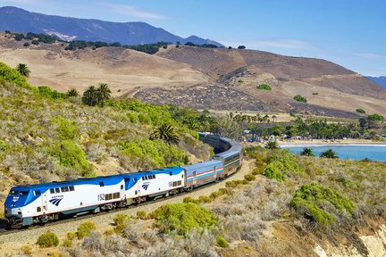 Amtrak Coast Starlight and Santa Barbara Day Tour from Los Angeles