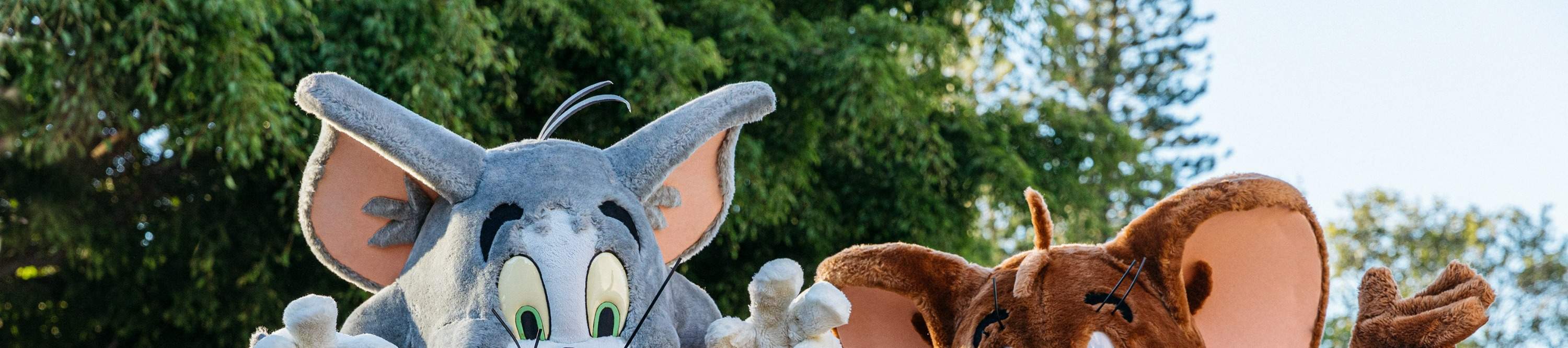 Begleiten Sie Tom und Jerry bei ihren urkomischen Mätzchen auf dieser spaßigen Fahrt