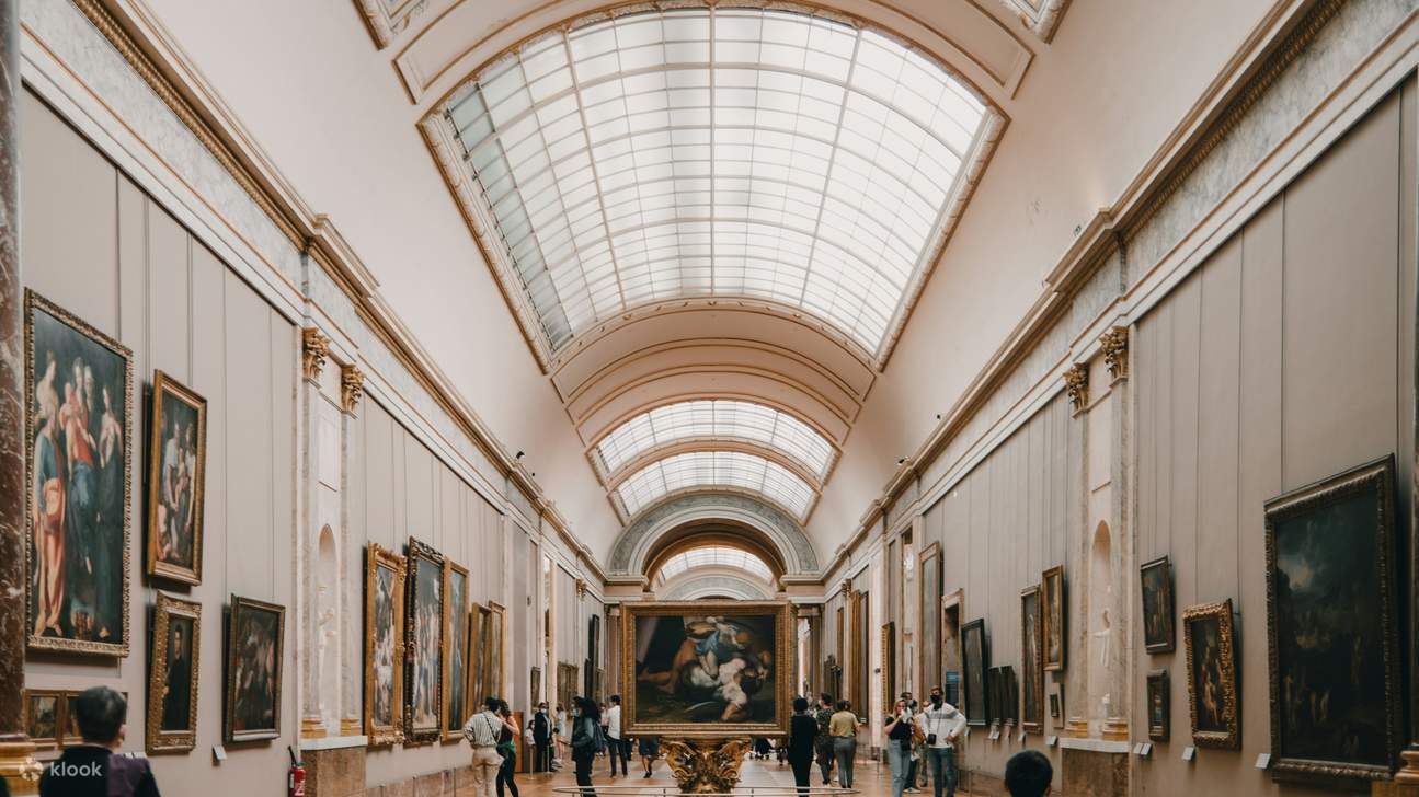 Louvre museum ticket with reserved access to Mona Lisa painting