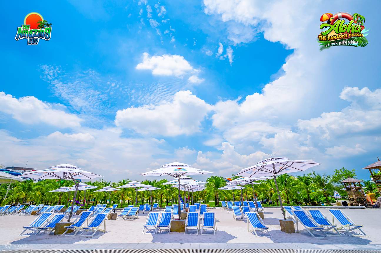 Sunbeds at amazing bay