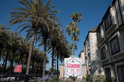 Alamo Inn & Suites
